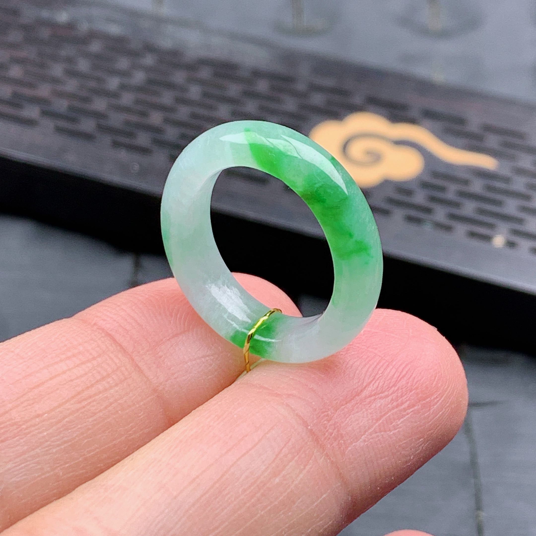 7-8号缅甸天然A货翡翠T684 内径14.9/4.6/3mm 飘绿戒指白底青戒指