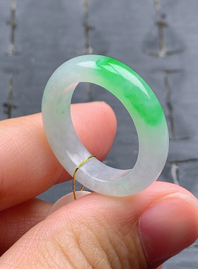 18号缅甸天然A货翡翠 T739 内径18.4/5.3/4mm 冰阳绿戒指白底青