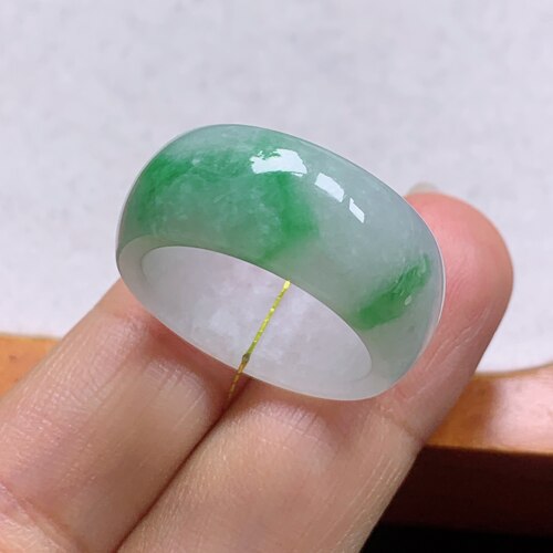 16-17号缅甸天然A货翡翠 T1157 内径18.3-9.8-3.6mm 飘绿轮胎戒指