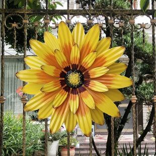 Flower Decoration 2026 One Metal Daisy Hanging Wall