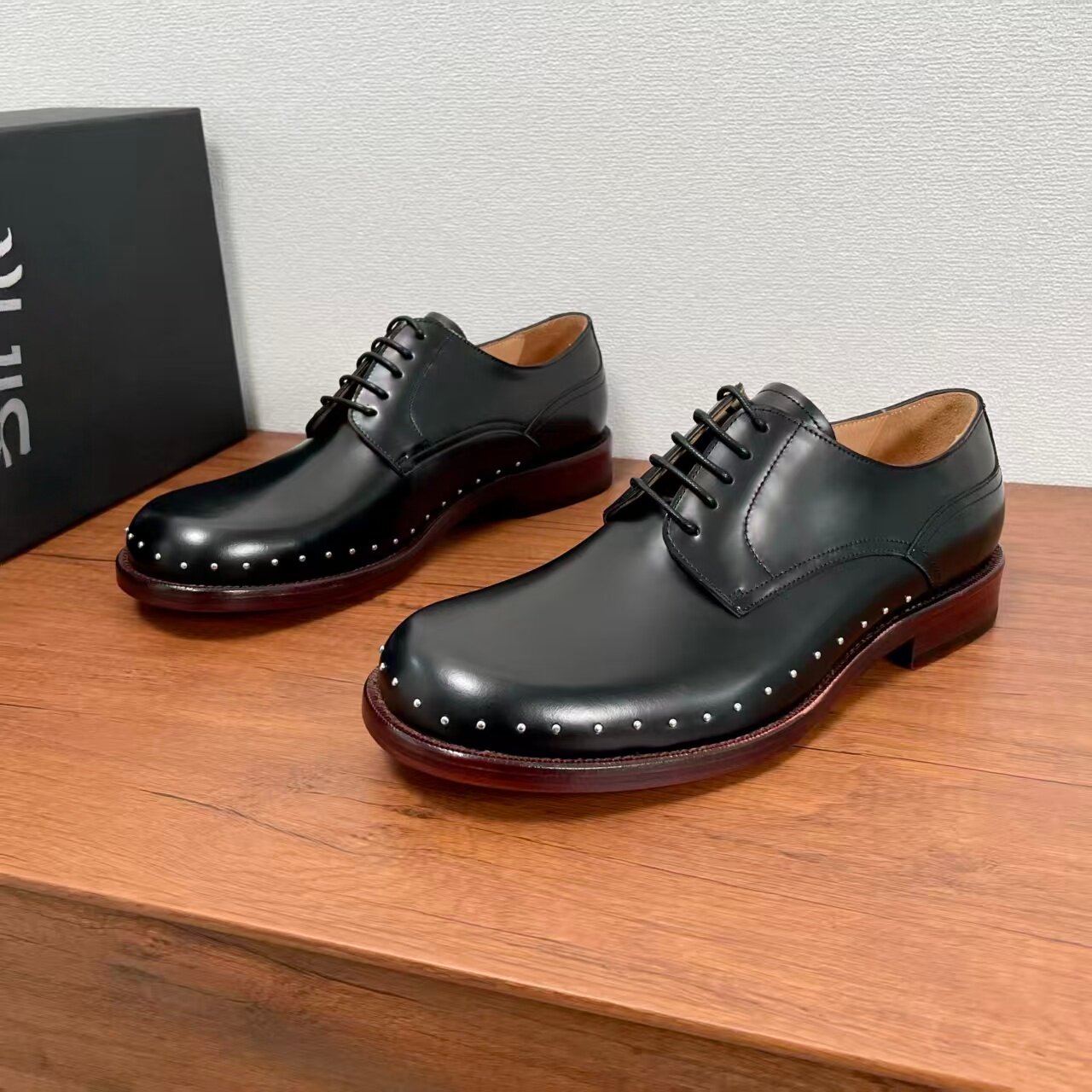 英伦风真皮黑色德比鞋男铆钉系带商务正装皮鞋复古圆头男鞋低帮鞋