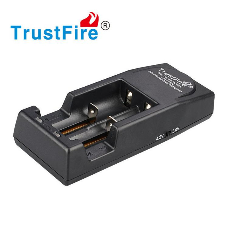 TR-001多功能充电器3V/3.7V双充