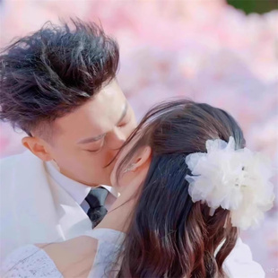 羽毛大花朵发抓夹后脑勺盘发鲨鱼夹女徐艺洋求婚同款白色超仙绢纱