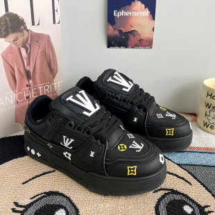 黑色鞋子男鞋冬天休闲板鞋男款 新款增高面包鞋情侣运动鞋女潮流