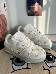 Winter Shoes for Men, Versatile New White Casual Sneakers, Trendy Height-Increasing White Shoes, Couple's Bread Shoes for Women