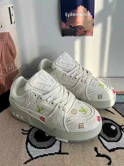 Winter Shoes for Men, Versatile New White Casual Sneakers, Trendy Height-Increasing White Shoes, Couple's Bread Shoes for Women