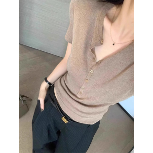 高级老钱风短袖针织衫女修身正肩上衣2026夏卡其色v领t恤冰丝内搭