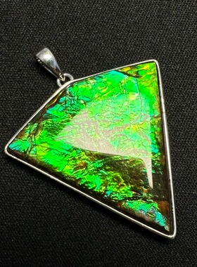 天然加拿大斑彩石 树脂面随形吊坠