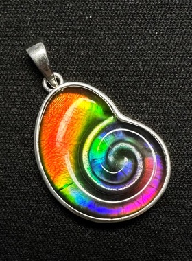 斑彩石七彩粉紫海螺形吊坠