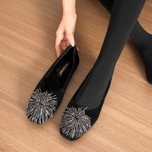 法式流苏平跟水钻方头花朵2026年秋冬爆美新款低跟保暖大码女鞋41