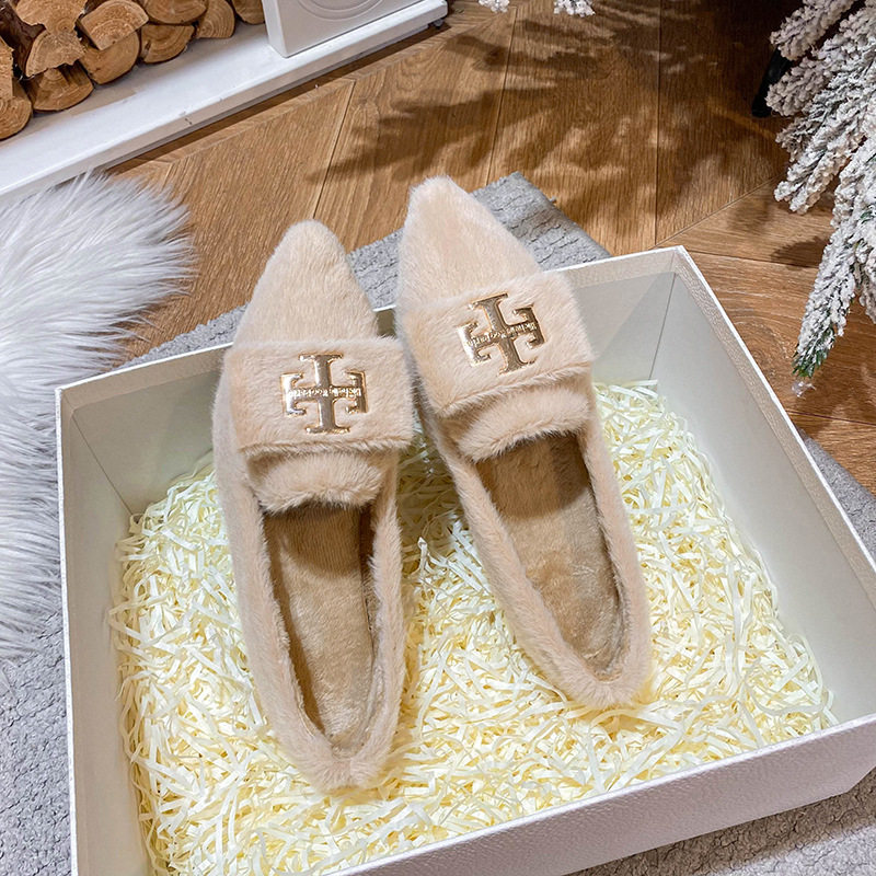 小香风毛毛尖头鞋女秋冬新款平底鞋轻奢气质单鞋大码女鞋41-43潮