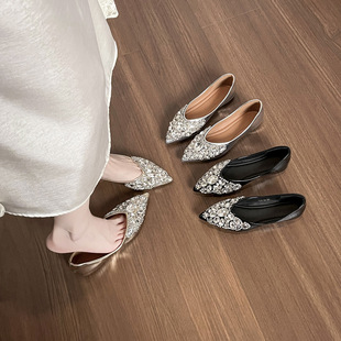 高级感法式尖头平底水钻单鞋女银色2026夏新款芭蕾舞内增高瓢鞋