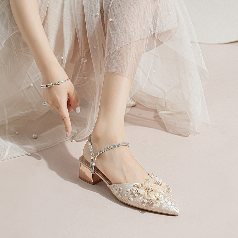 配裙子粗跟法式包头凉鞋女夏外穿2026新款时尚高级感凉拖大码女鞋