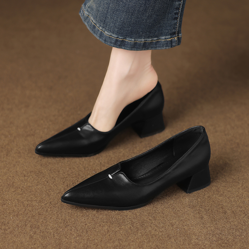 法式复古中跟小皮鞋女2025新款尖头浅口单鞋软底气质通勤奶奶鞋
