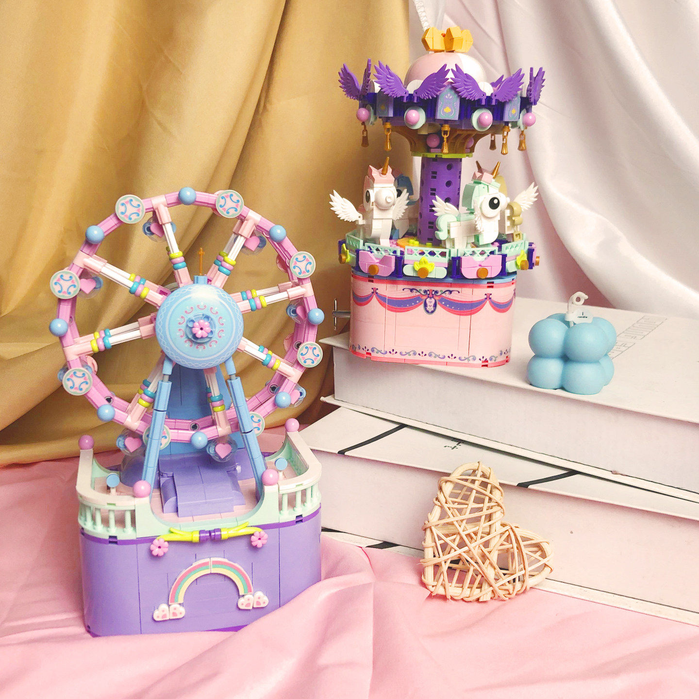 花海小提琴旋转木马音乐盒摩天轮花束八音礼盒益智拼装积木女摆件