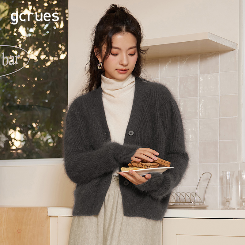 gcrues2024秋冬新款宽松V领毛衣外套时尚开衫气质长袖女慵懒风