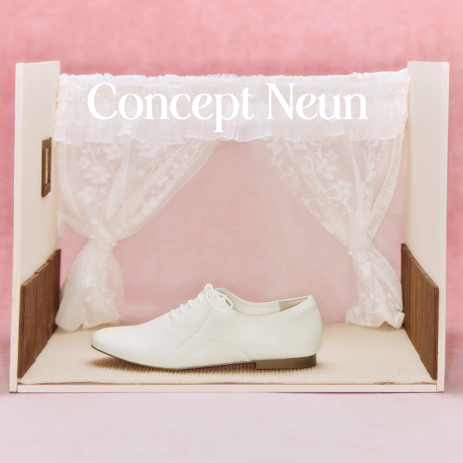 Concept Neun Fairytale系列白色平底女德比鞋