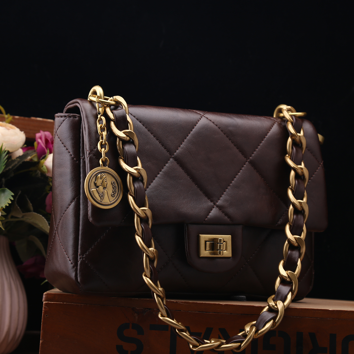 正品女包2025新款羊皮菱格链条小方包女黑色真皮斜挎包高级锁扣包