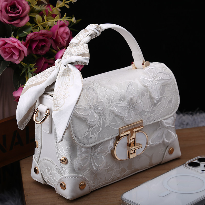 专柜正品真皮蝴蝶手提包小包女时尚百搭斜挎包流行单肩斜挎小方包,箱包皮具/热销女包/男包,通用款女包,淘宝优惠券,粉丝福利购,淘宝优惠卷