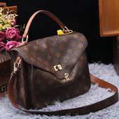 时尚 专柜正品 真皮女包2025新款 百搭牛皮邮差包单肩斜挎包托特大包