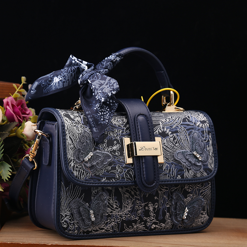 路易米希尔2025新款时尚小方包