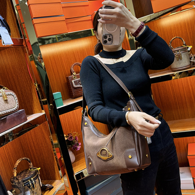 巴威利正品女包时尚牛皮单肩大包