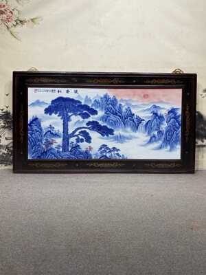 王步作品红木镶贝壳镶瓷板画青花山水迎客松中堂挂屏百分百纯手绘