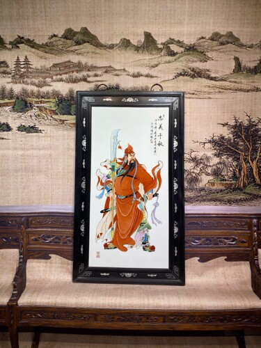王琦作品红木镶贝壳镶瓷板画粉彩人物忠义千秋中堂挂屏