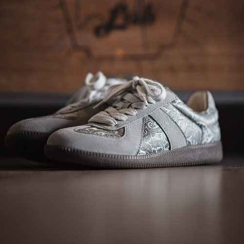 马登腰果花丝绸德训鞋