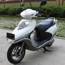 Thứ hai tay Yamaha Qiaogefuxi 100cc scooter du lịch bốn thì phụ nữ nhiên liệu tăng xe máy xe hoàn chỉnh