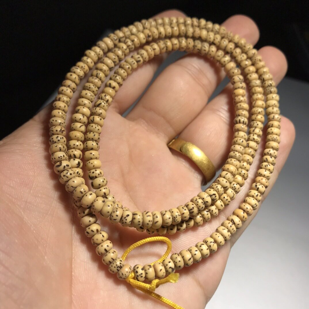 海南鸡油黄星月菩提子佛珠念珠原生态3*5mm苹果珠素珠高密手串男