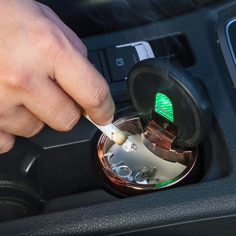 新品 车载小型迷你烟灰缸汽车创意多功能陶瓷翻盖带灯烟灰缸