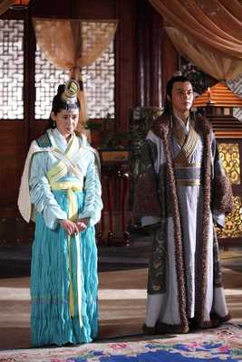 丽江纳西族影视演出服来图定制