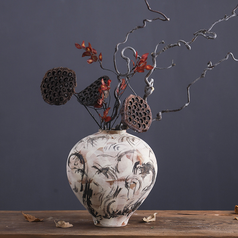 火林陶瓷侘寂风怀旧客厅创意插花