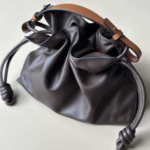 进口牛皮2024新款撞色抽绳福袋云朵包真皮单肩斜跨包纳帕皮水桶包