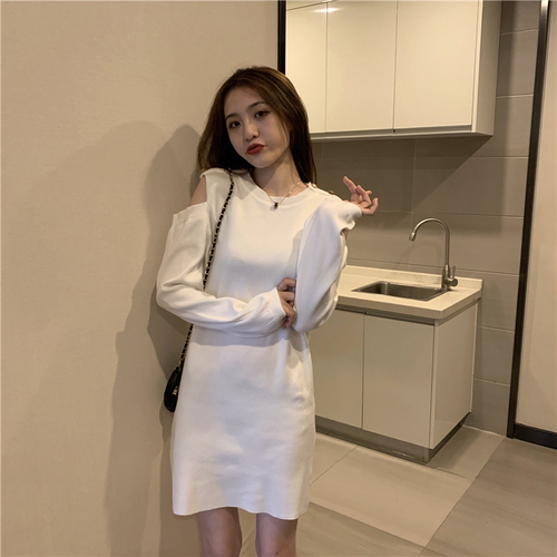 Real shot off-shoulder slim knitted dress