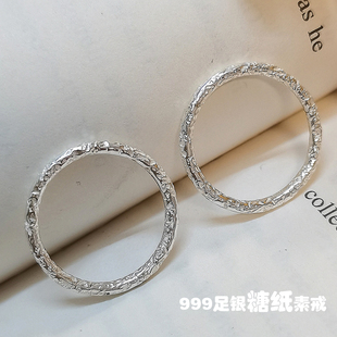 糖纸S999足银戒指素圈小众设计简约指环女小指尾戒男纯银闭口锤纹