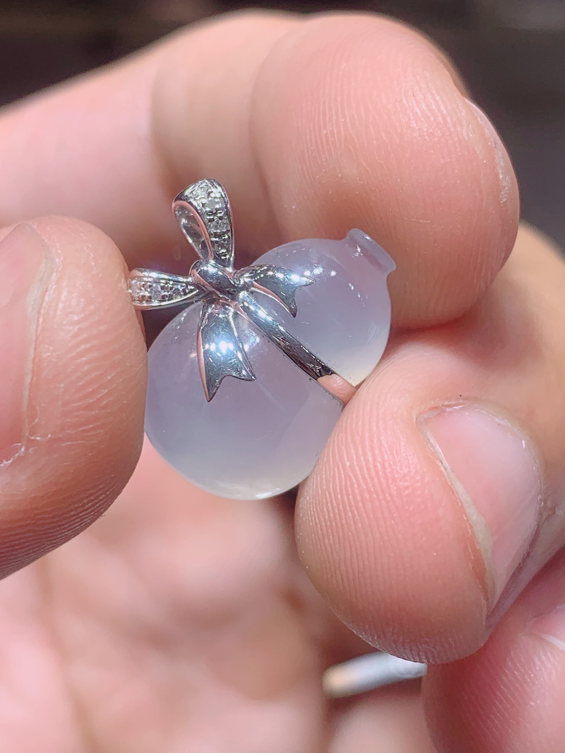 天然A货翡翠玻璃种起光葫芦吊坠18K金南非钻石镶嵌肉质细腻白净