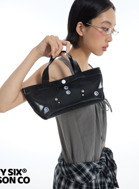 DirtySix 2025SS 原创 Haji 皮尔斯手袋 穿孔小腊肠 铆钉手提包