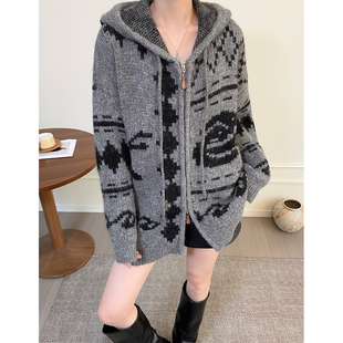 2025秋冬新款羊毛复古提花针织衫中长款连帽双拉链开衫外套毛衣女