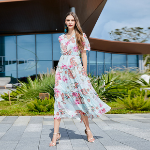 法式度假风大码胖mm碎花连衣裙女甜美减龄显瘦海边度假长裙