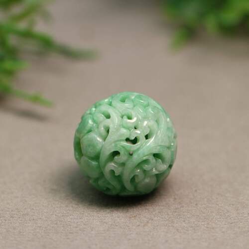 翡翠镂空龙纹雕花珠子大佛珠