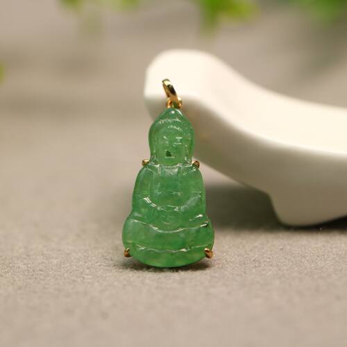 满绿天然A货翡翠观音锁骨吊坠
