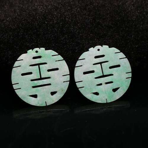 白底飘绿天然翡翠缕空圆形喜字