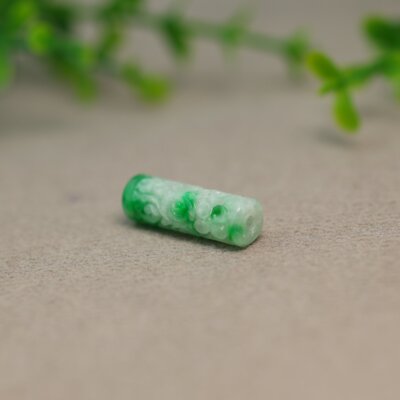 缅甸天然A货翡翠雕花路路通