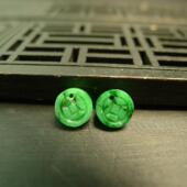 特价 C813一对满绿天然A货翡翠古钱币纹雕花小桶珠隔片小坠角