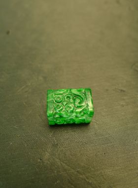 #K178满色辣绿缅甸天然A货翡翠长方柱形雕花桶珠 DIY珠串配件