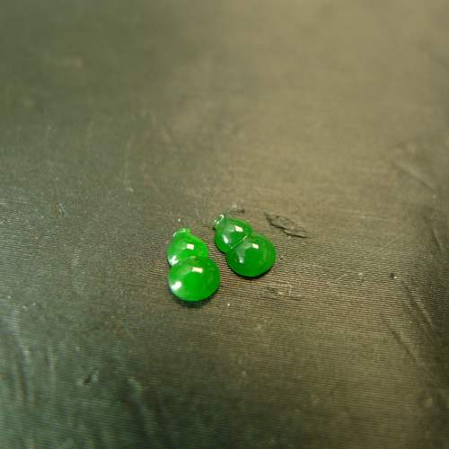 缅甸天然A货翡翠迷你小葫芦戒面