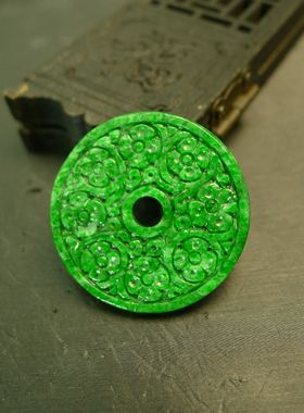 #K439满色辣绿缅甸天然A货翡翠古风雕花平安扣吊坠挂坠