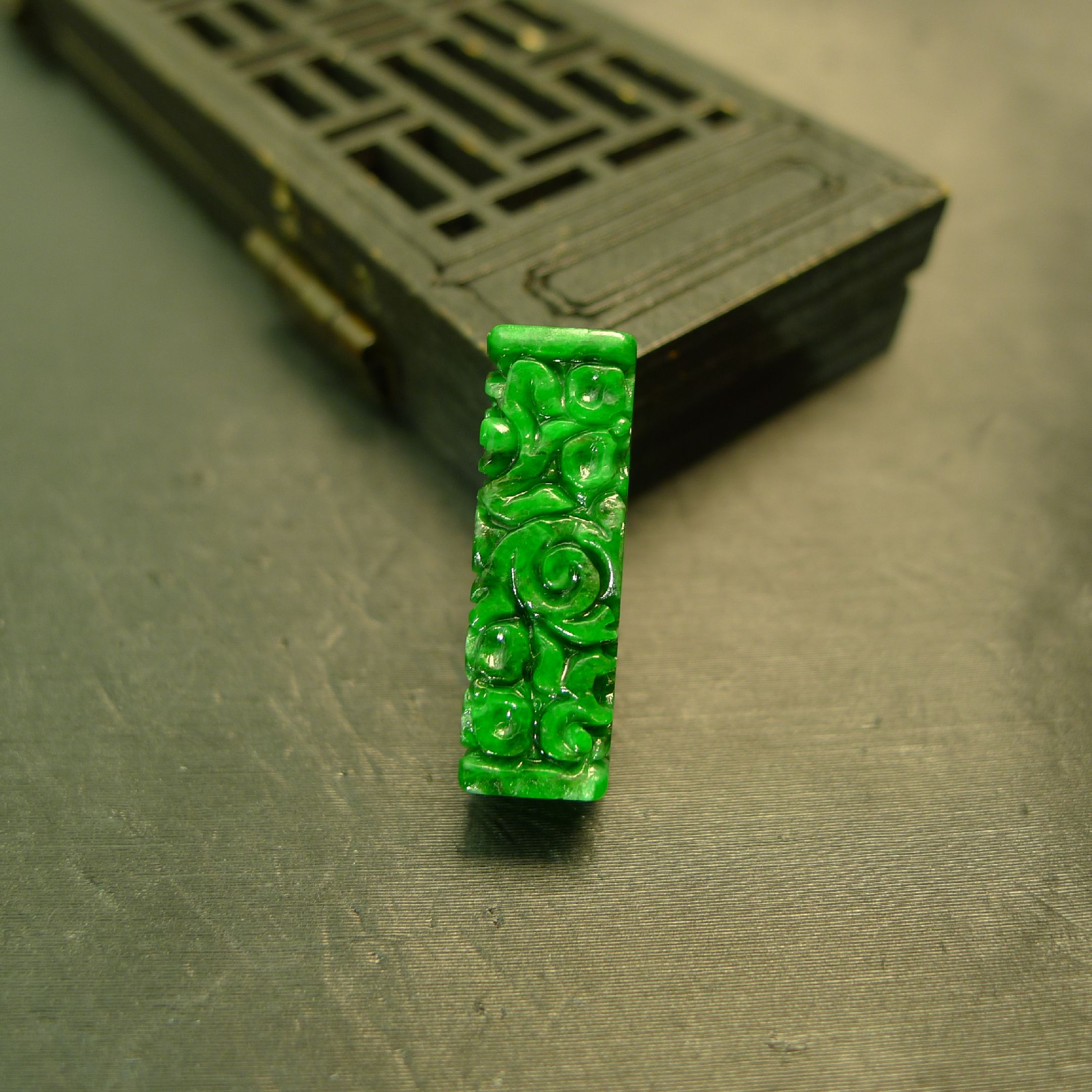 缅甸天然A货翡翠雕花路路通桶珠